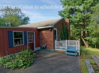 62 Farm Rd, East Greenbush, NY 12061