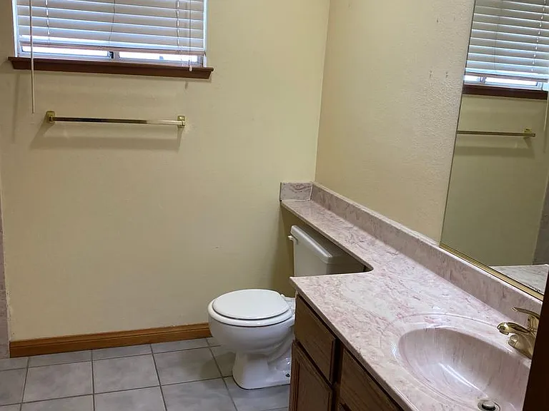 2574 N Douty St — Photo 7