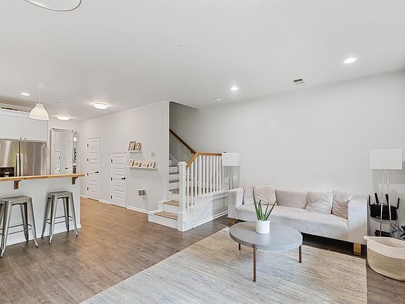 5th image of 1713 Softwood Way