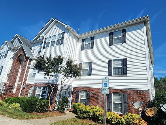2nd image of 4335 Cedarcroft Ct