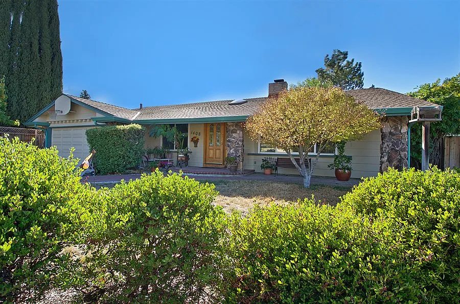 1408 Ardmore Pl photo 1