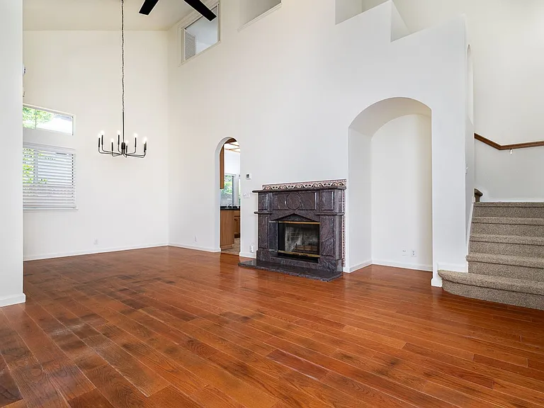 131 Royalton Cir — Photo 16