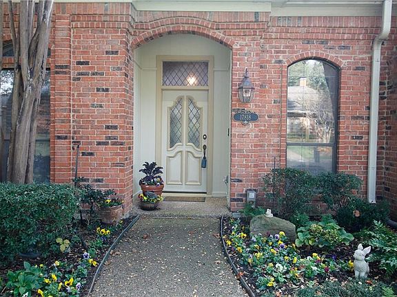 2nd image of 17818 Carrollwood Dr
