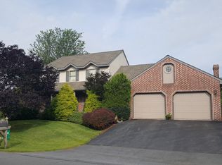 137 Country Dr, Denver, PA 17517