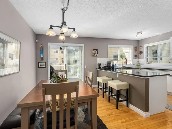47 W Millrose Pl SW, Calgary, AB T2Y 3J6