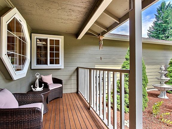 2nd image of 5645 Red Alder Dr NE