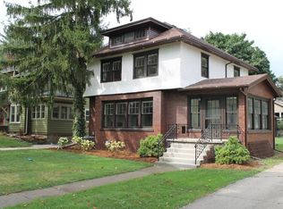 738 Oakridge Dr, Jackson, MI 49203