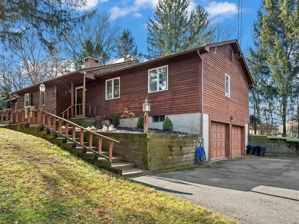 66 Smith Ave, East Longmeadow, MA 01028