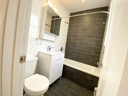 Rented by EastMount Realty LLC | media 7