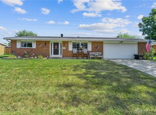 1021 Merrywood Dr, Englewood, OH