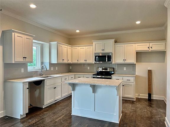 5th image of 5000 NE 103rd Ct
