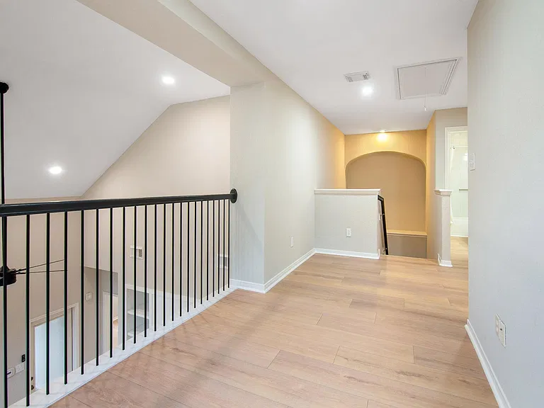 54 Douvaine Ct — Photo 29