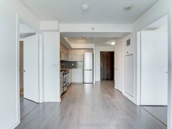 36 Lisgar St #2016E, Toronto, ON M6J 0C7