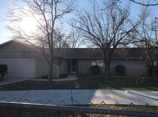 14642 Tonikan Rd, Apple Valley, CA 92307
