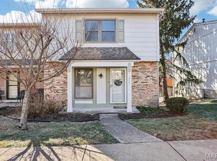 2425 Hidden Meadow Ln, Ballwin, MO 63021