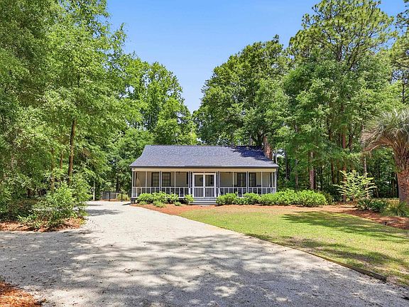 3rd image of 209 Moss Dale Ln.