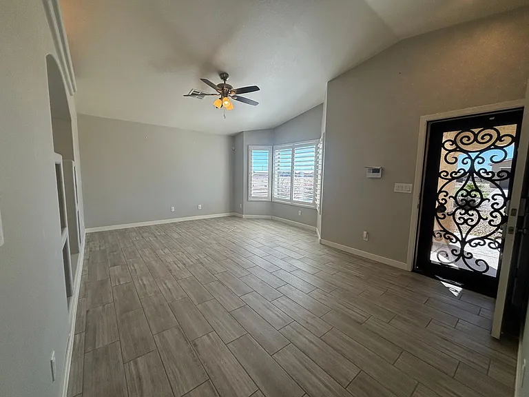 9088 W Rafael Dr — Photo 3