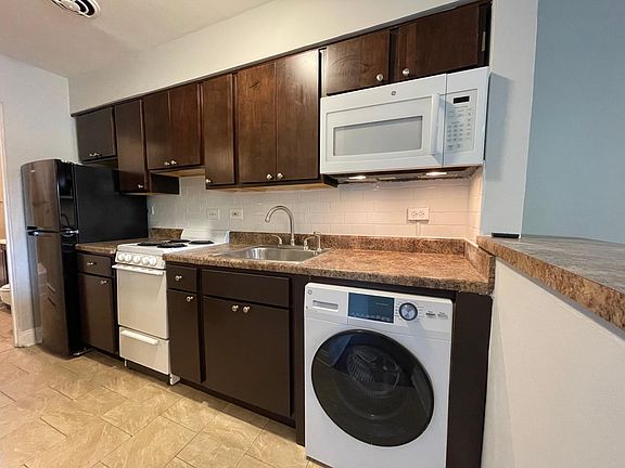3rd image of 1735 W Bryn Mawr Ave APT 2