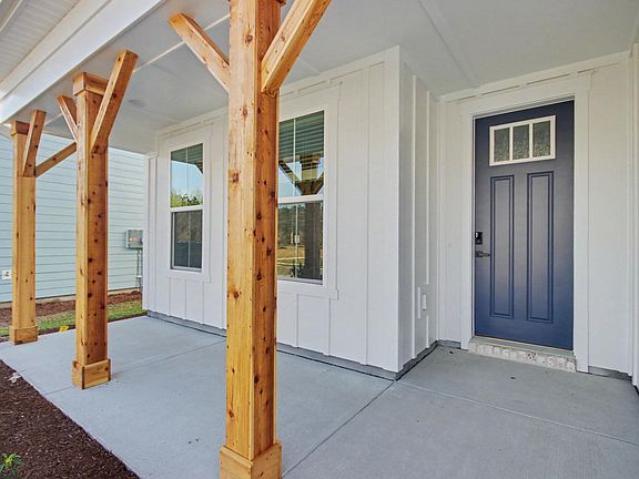 3rd image of 3084 Claredon St