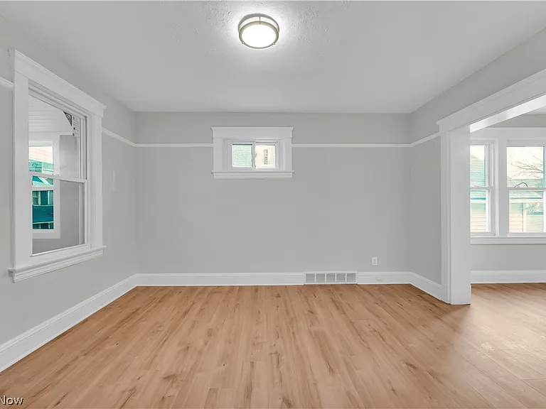 1330 W 67th St — Photo 14