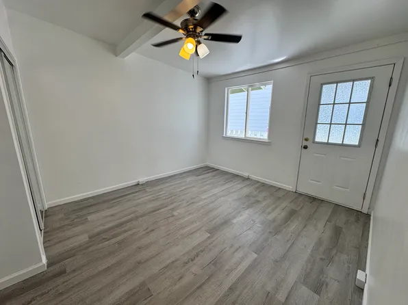 1706 Dole St APT B, Honolulu, HI 96822