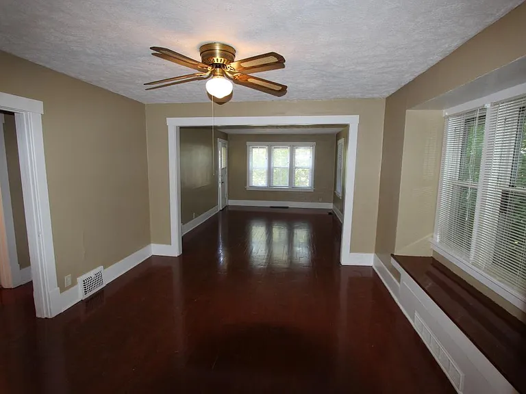 4619 California St — Photo 5