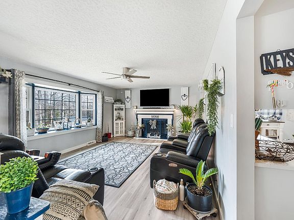 5th image of 670 Indian Ridge Dr