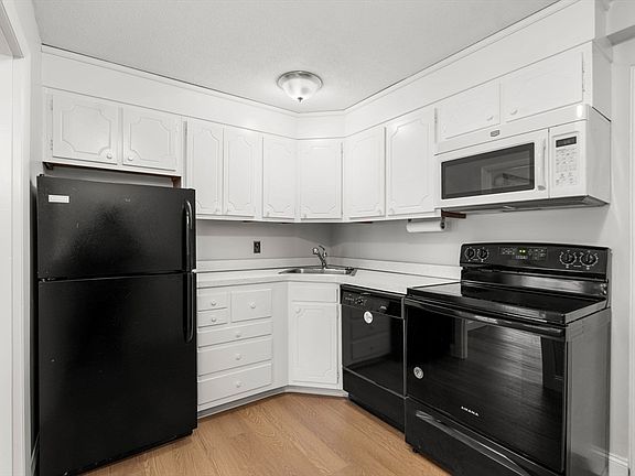 4th image of 53 Melrose St APT 2B