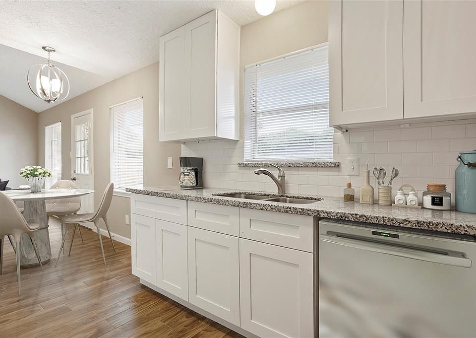 1st image of 5343 Castlecreek Ln