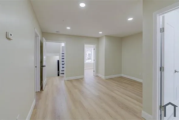 3 bed, 1179 sqft, $1,690 — Photo 3