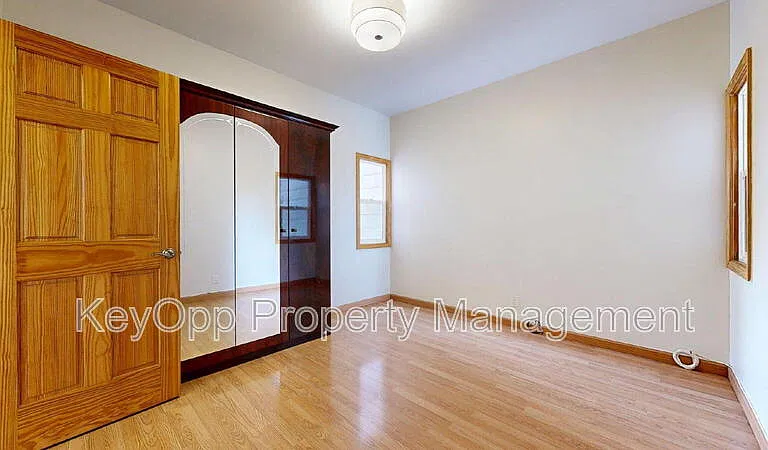 806 34th Ave — Photo 8