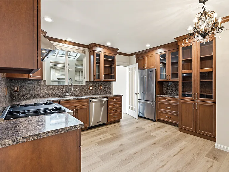 2317 Cecilia Ave — Photo 10