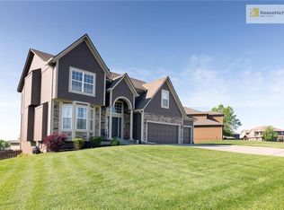 2221 SW Hawk View Rd, Lees Summit, MO 64082