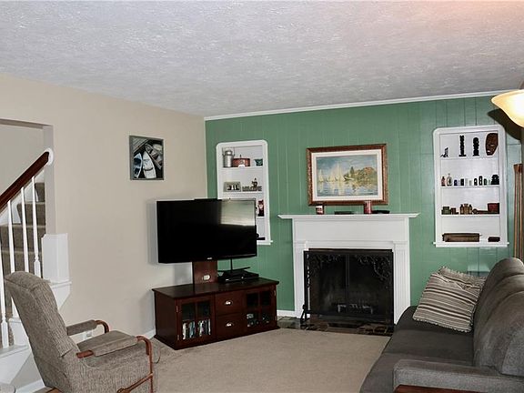 3rd image of 1141 Fernwood Dr