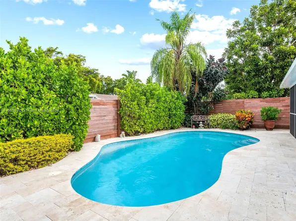 213 SE 5th St, Dania, FL 33004