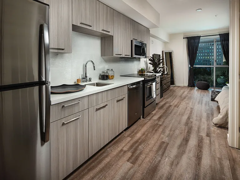 Topaz Apartments — Photo 9
