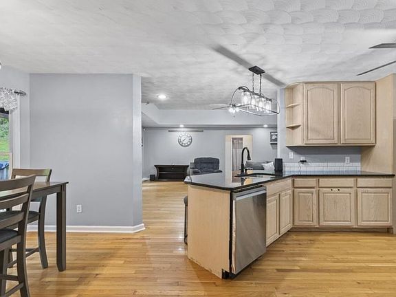 4th image of 255 Hilton Holw