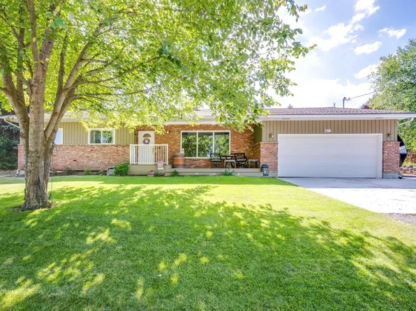 206 S High St, Uniontown, WA 99179