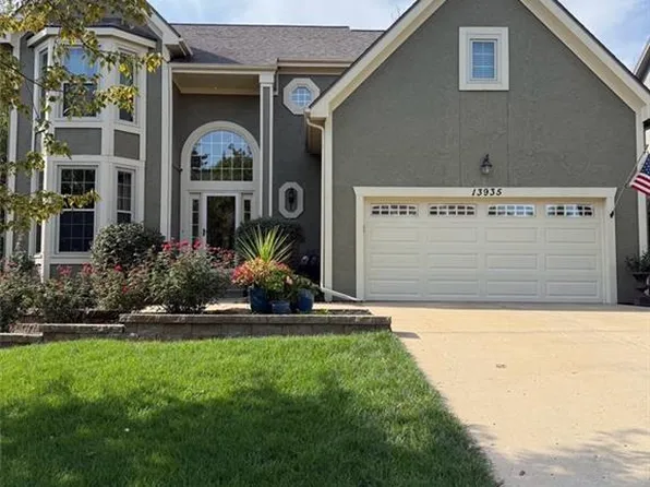 13935 W 71st Pl, Shawnee, KS 66216