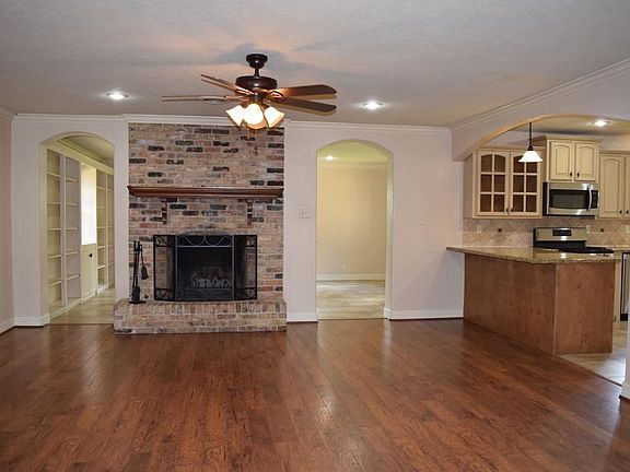 3rd image of 5555 Sul Ross Ln