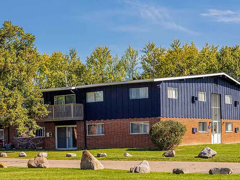 Cedar Creek Apartments — Photo 40