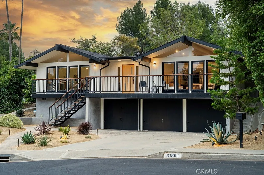 3 bed, 2.5 bath, 2058 sqft, $17,500 — Photo 1