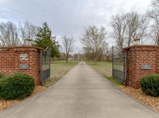 930 Tyree Springs Rd #930B, White House, TN 37188