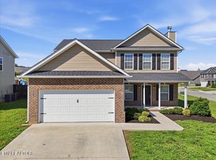 8002 Cambridge Reserve Dr, Knoxville, TN 37924