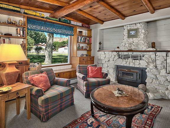 Talking Room - Log Cabin