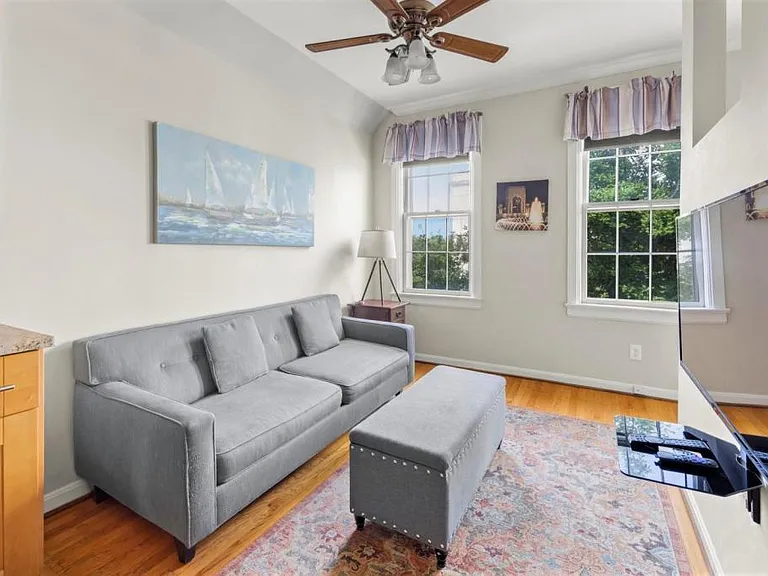 11 2nd St NE #308 — Photo 9