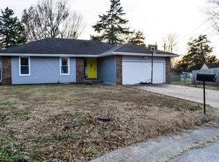 3340 W Regal Ct, Springfield, MO 65807