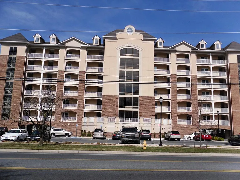 530 Riverside Dr #304 — Photo 3