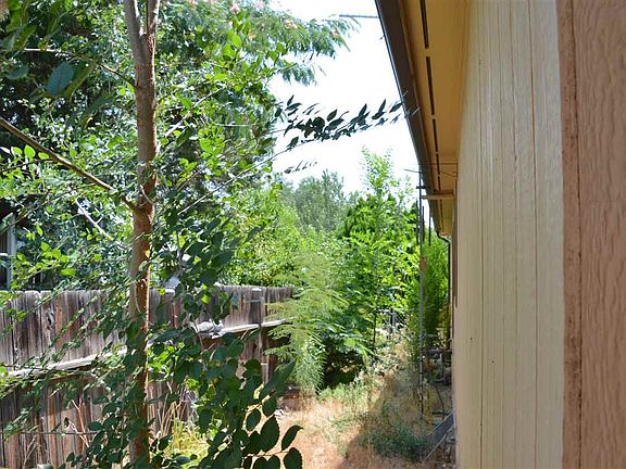 5th image of 3050 Wren Wood Ct