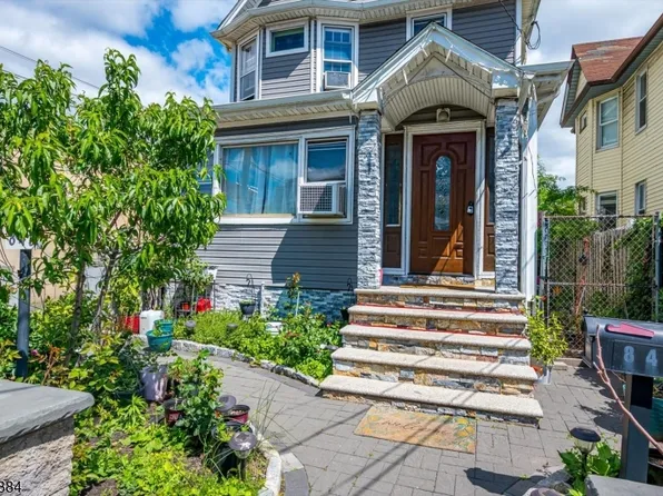 841 Summer St, Elizabeth City, NJ 07202